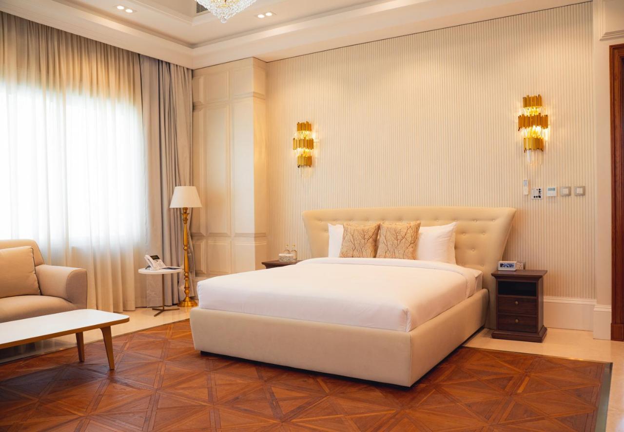 Damask Hotel